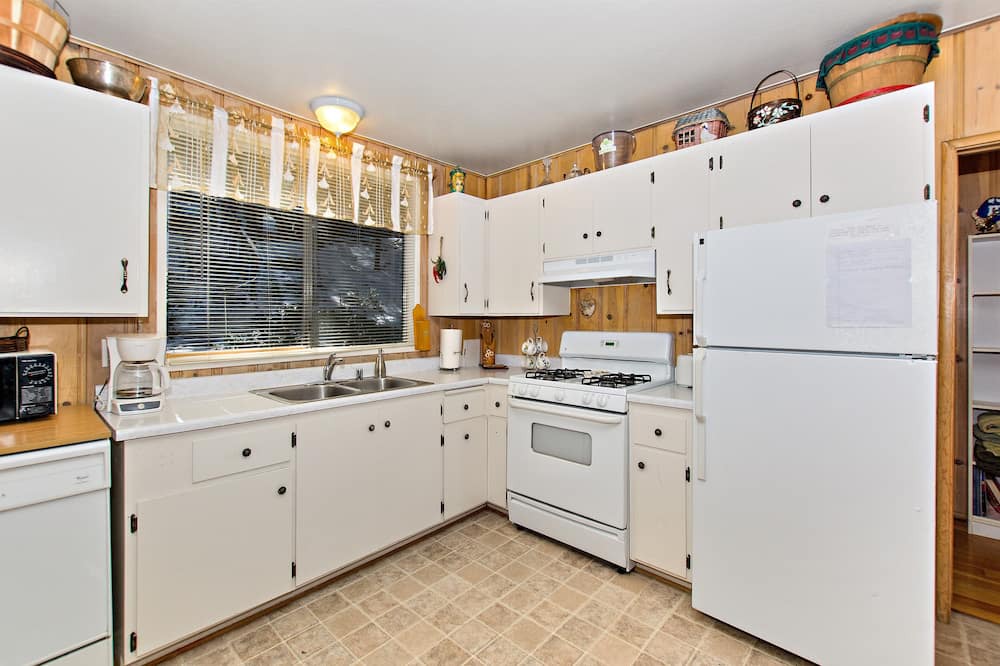 Photo of Kitchen in Crestline