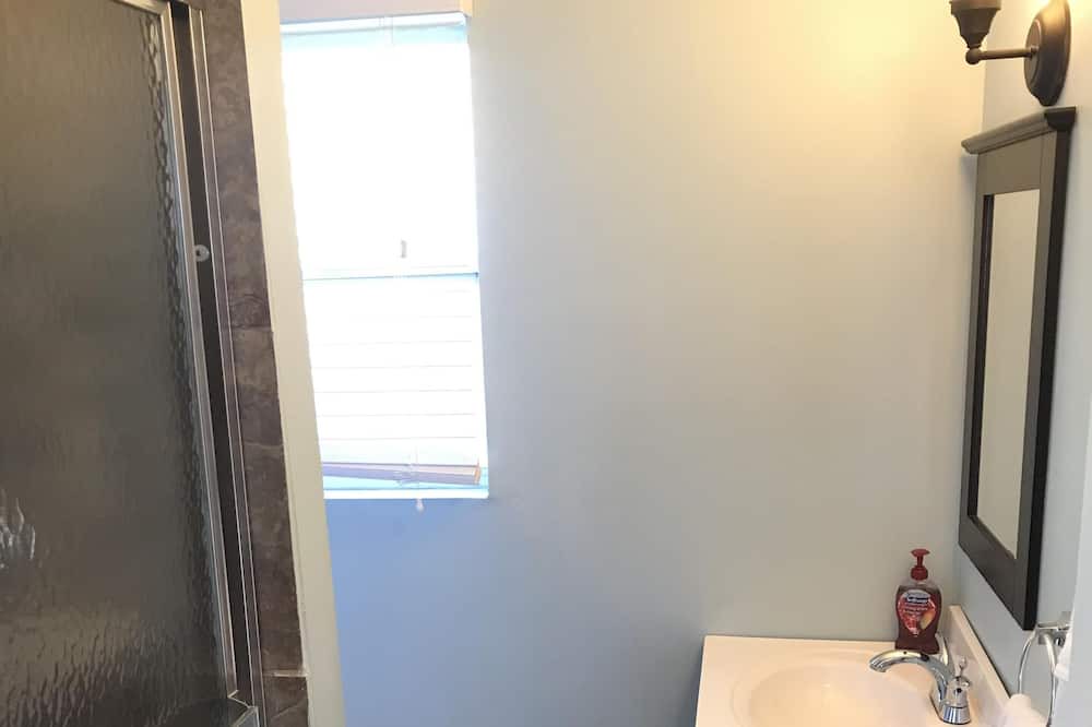 Photo of Bathroom in Altadena