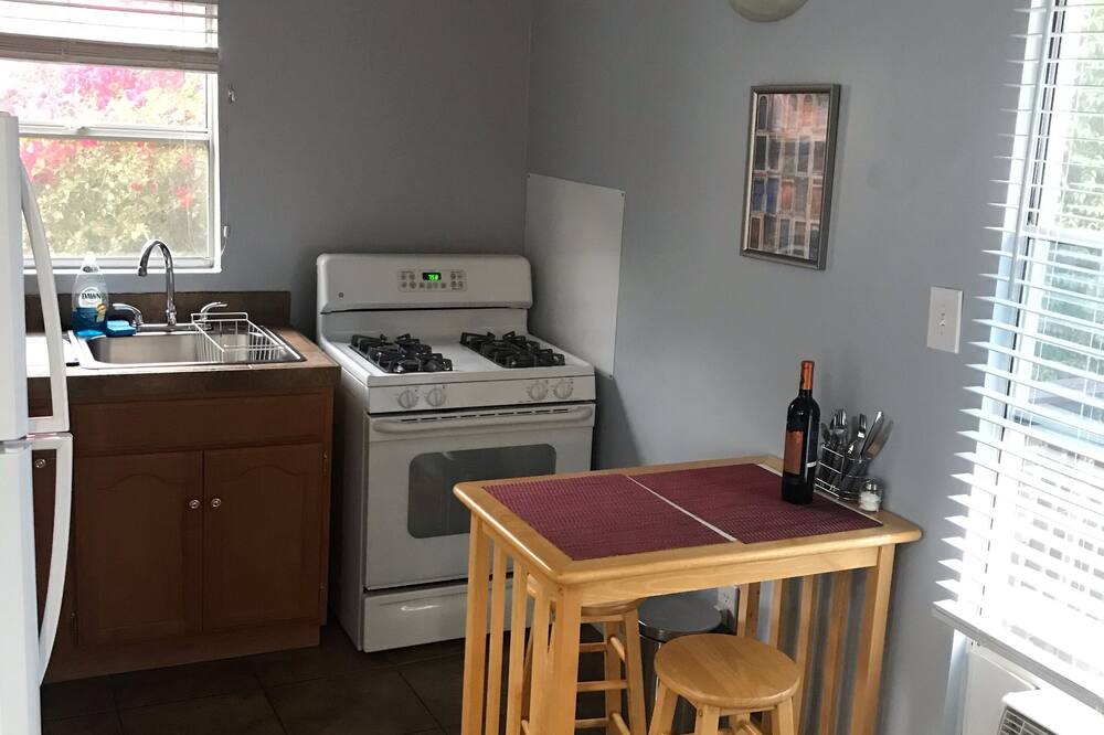 Photo of Kitchen in Altadena