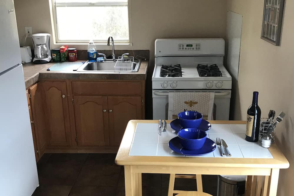 Photo of Kitchen in Altadena