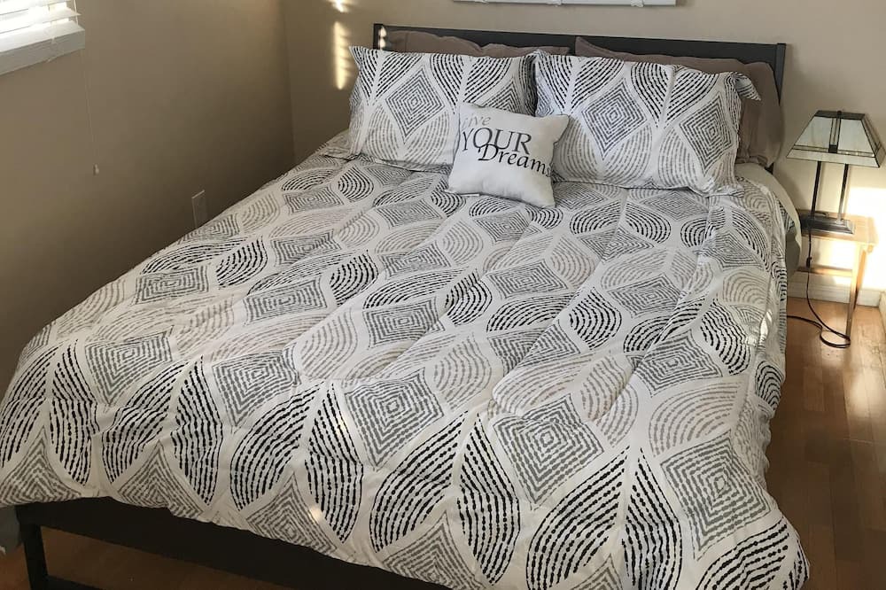 Photo of Bedroom in Altadena