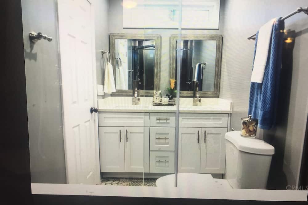 Photo of Bathroom in Gardena