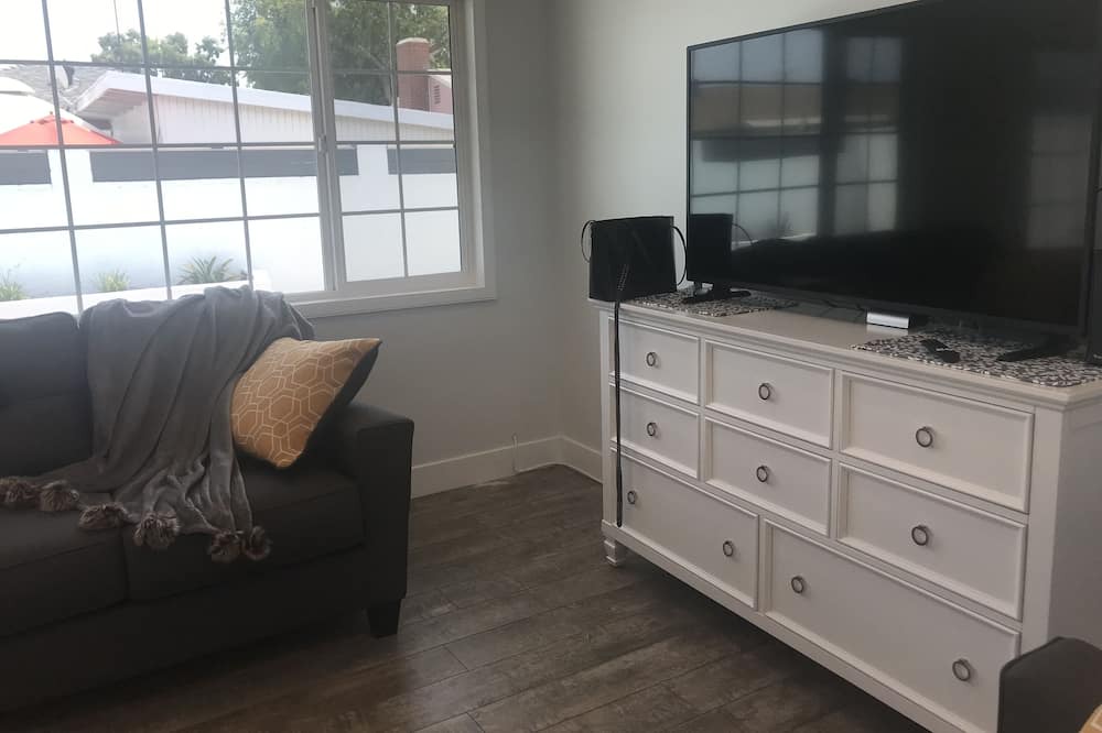 Photo of Livingroom in Gardena