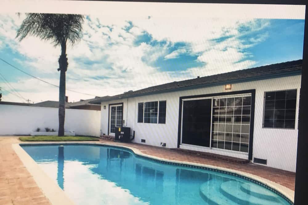 Photo of Outdoor in Gardena