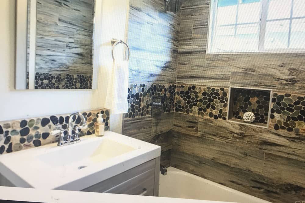 Photo of Bathroom in Gardena