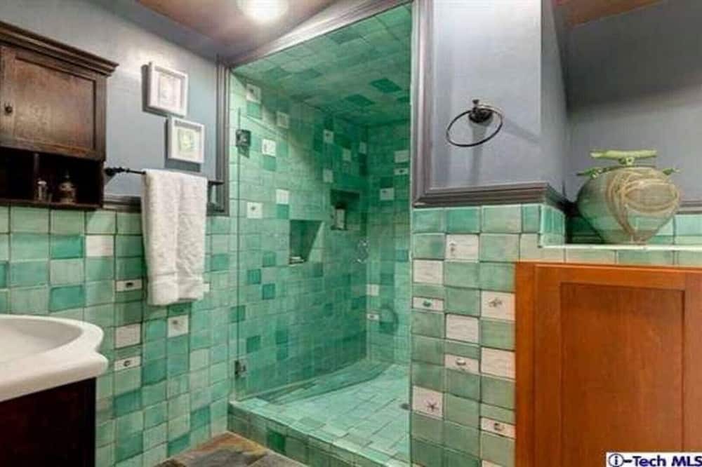 Photo of Bedroom in Altadena
