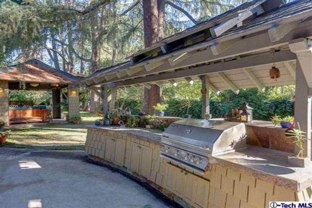 Photo of Outdoor in Altadena