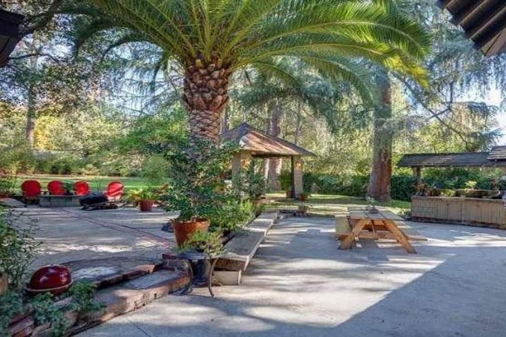 Photo of Outdoor in Altadena