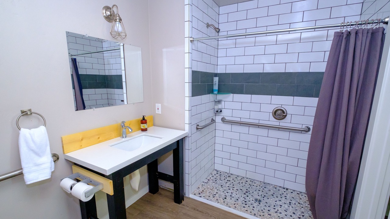 Photo of Bathroom in Bishop
