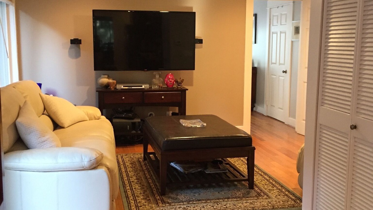 Photo of Livingroom in North Central