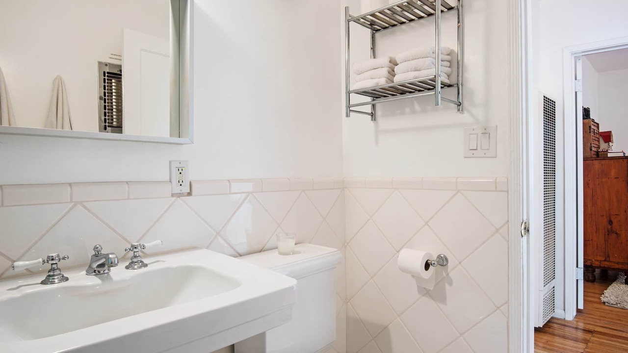Photo of Bathroom in Sunset Park