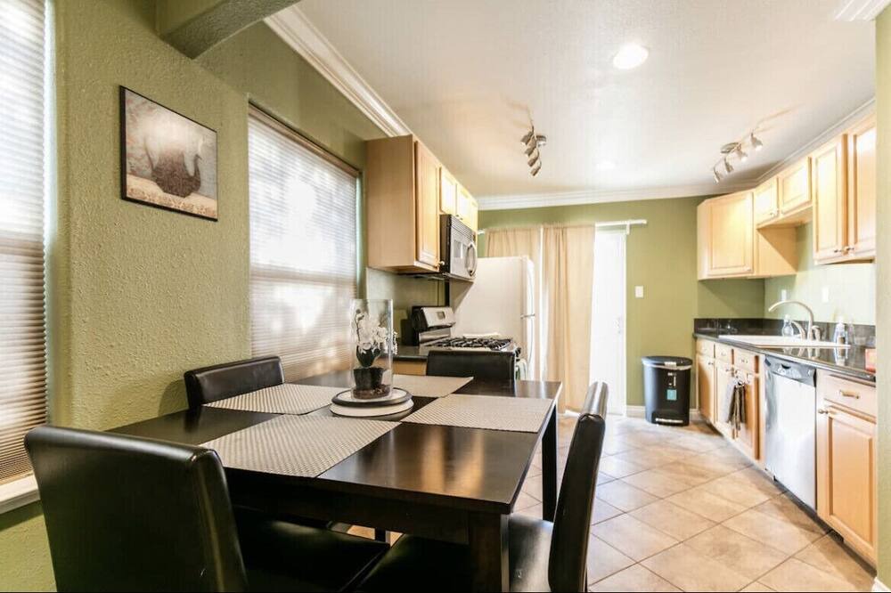 Photo of Kitchen in Azusa