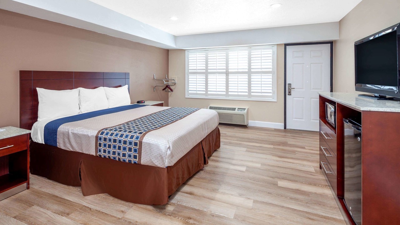 Photo of Bedroom in Harbor