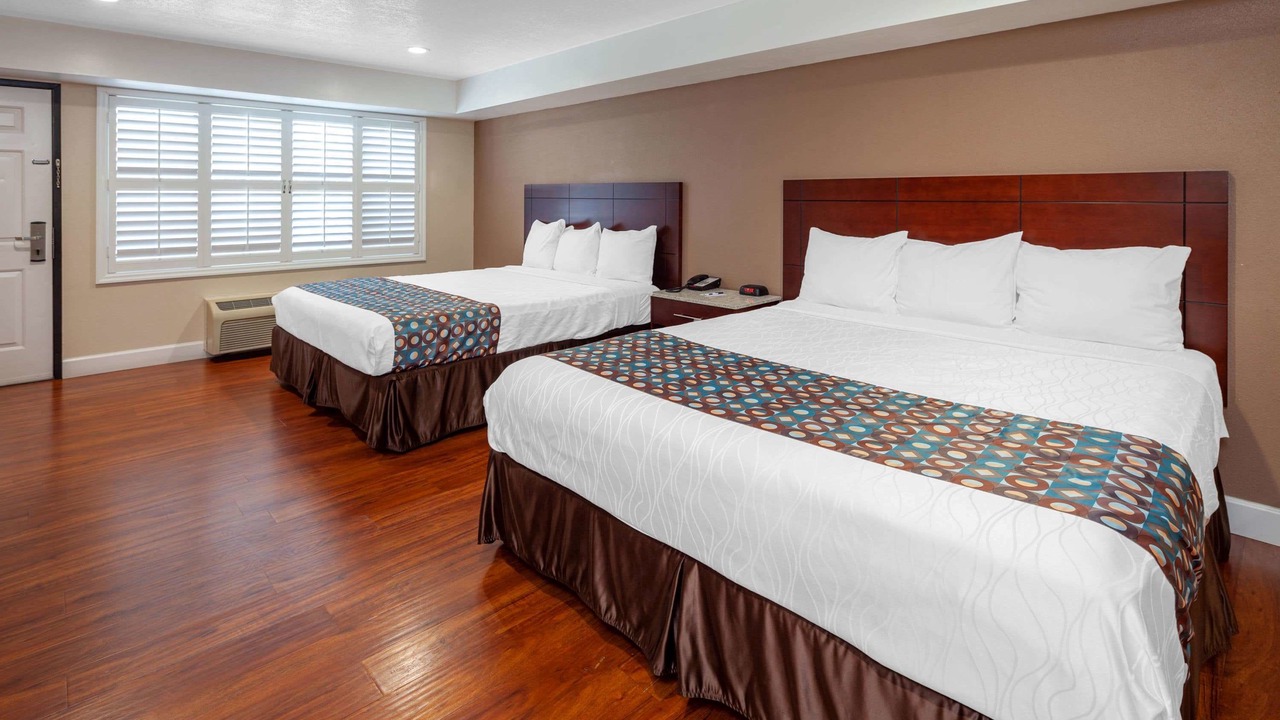 Photo of Bedroom in Harbor