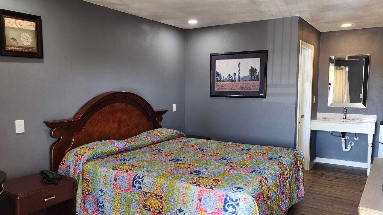 Photo of Bedroom in Victorville