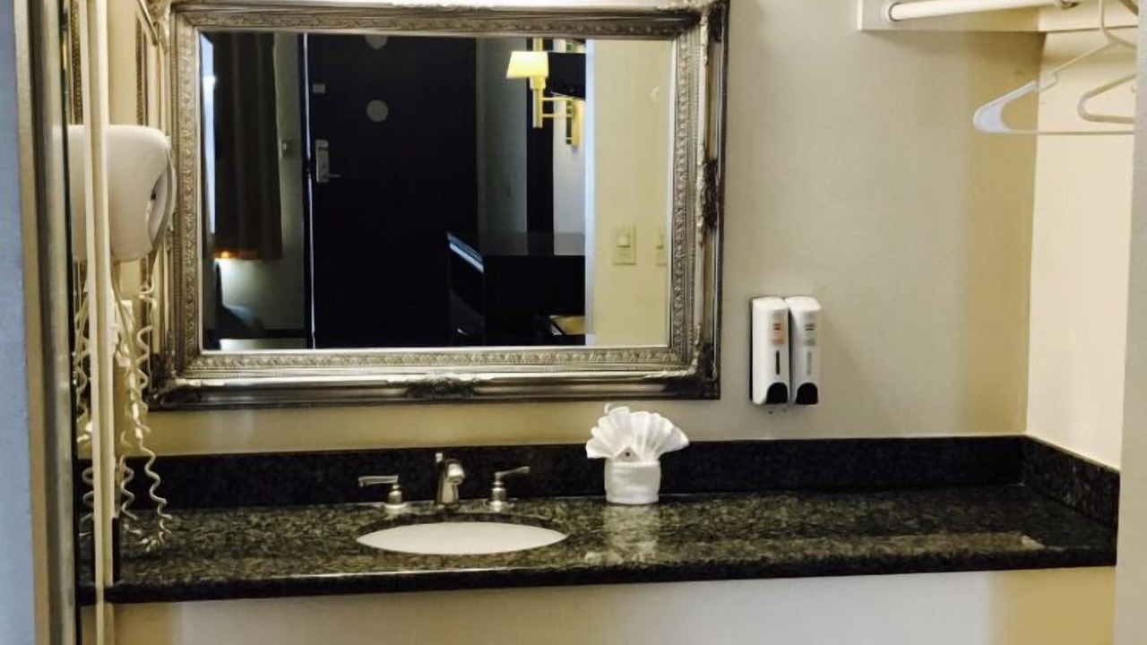 Photo of Bathroom in Castaic