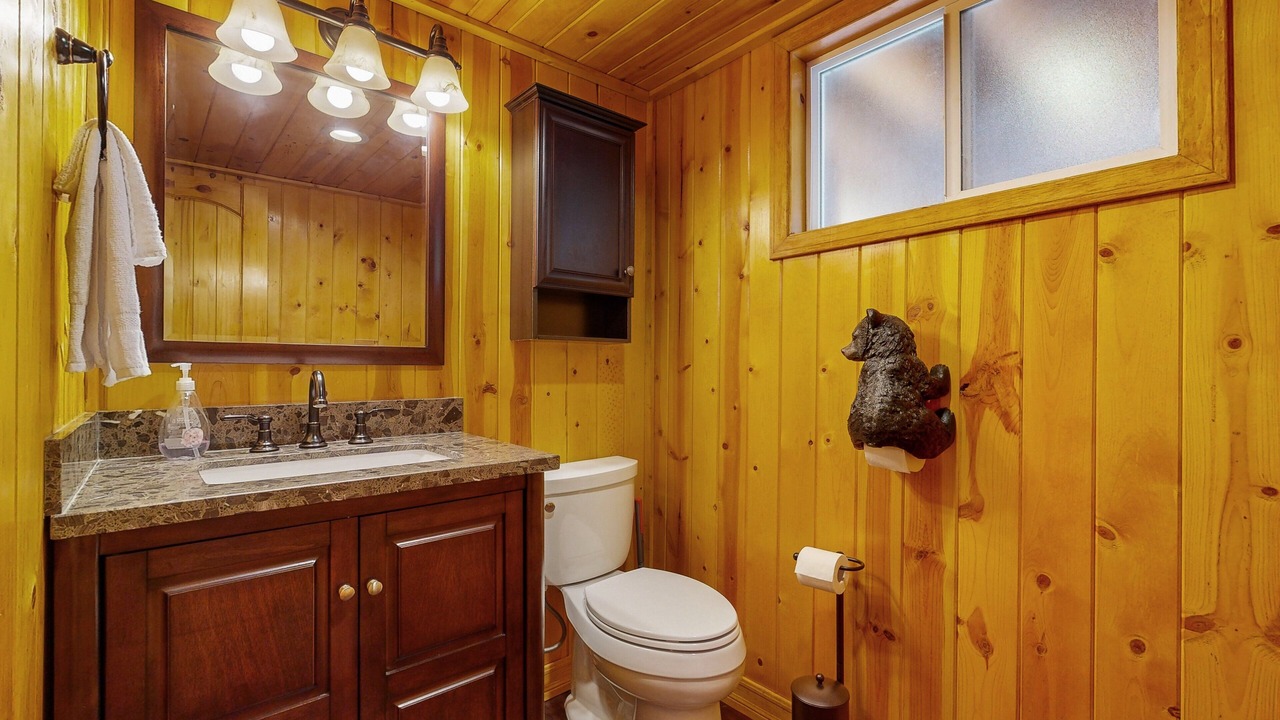Photo of Bathroom in Upper Moonridge