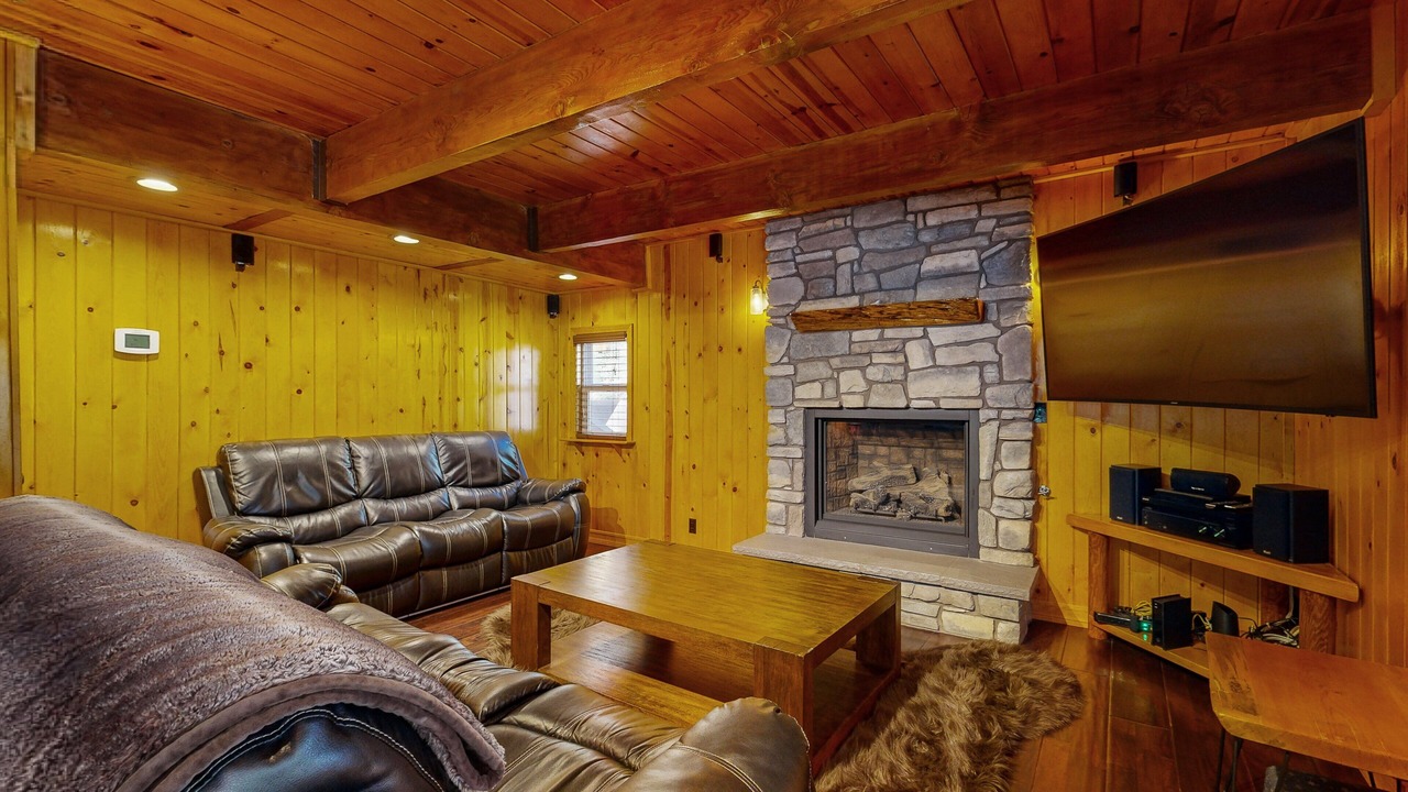 Photo of Livingroom in Upper Moonridge