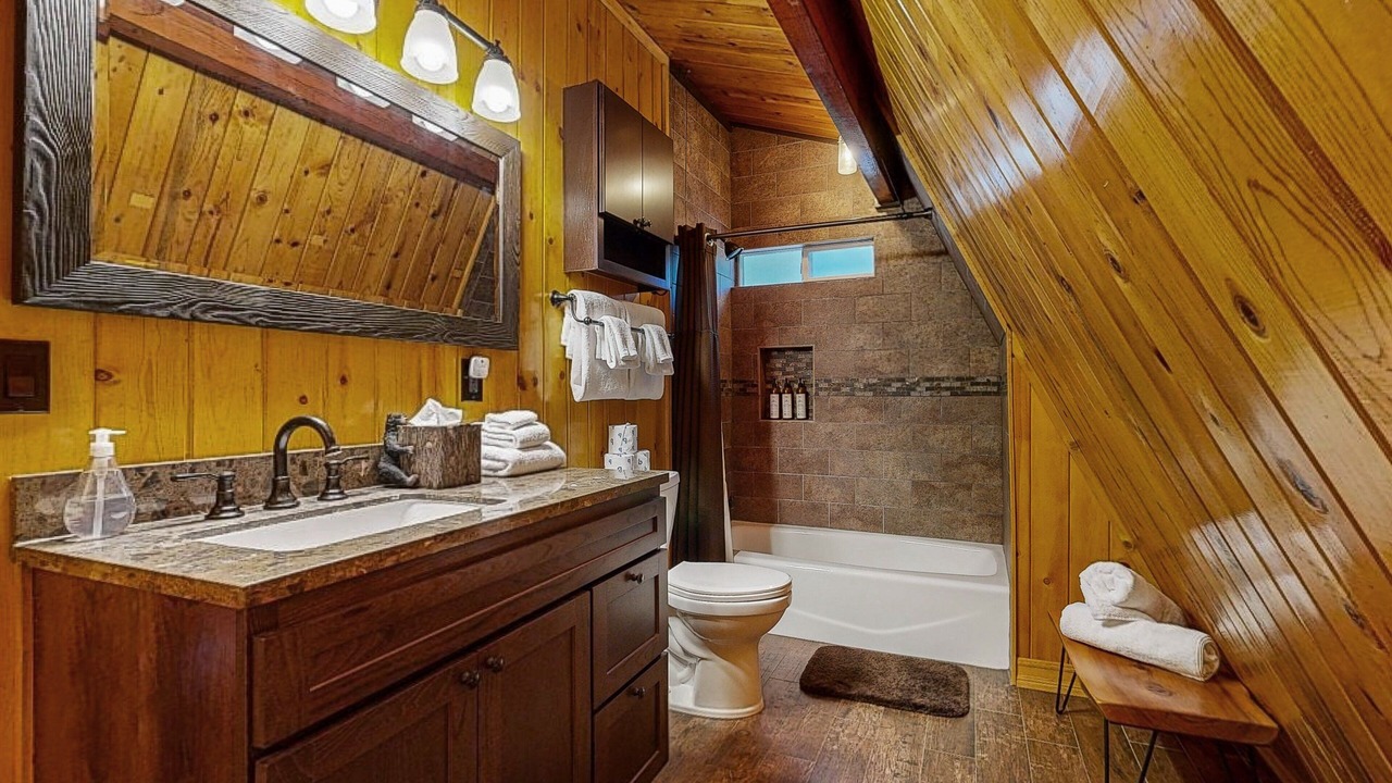 Photo of Bathroom in Upper Moonridge