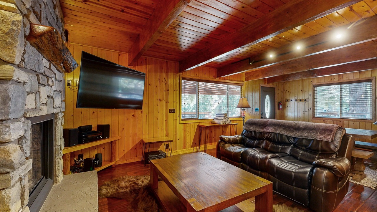 Photo of Livingroom in Upper Moonridge