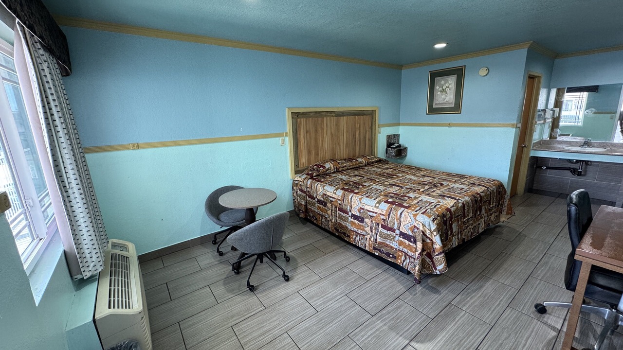 Photo of Bedroom in Inglewood