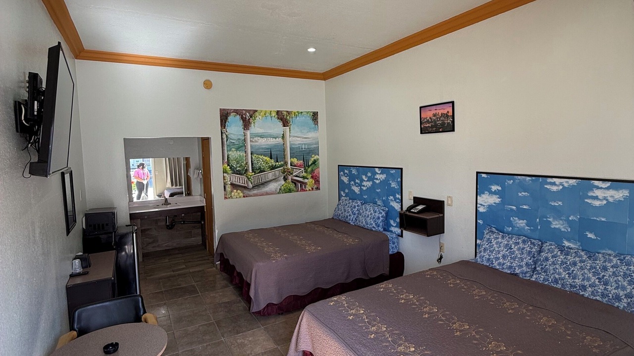 Photo of Bedroom in Inglewood