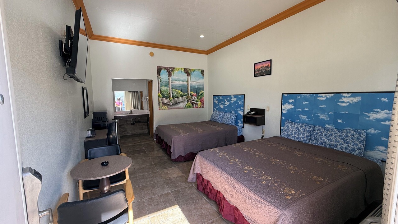 Photo of Bedroom in Inglewood