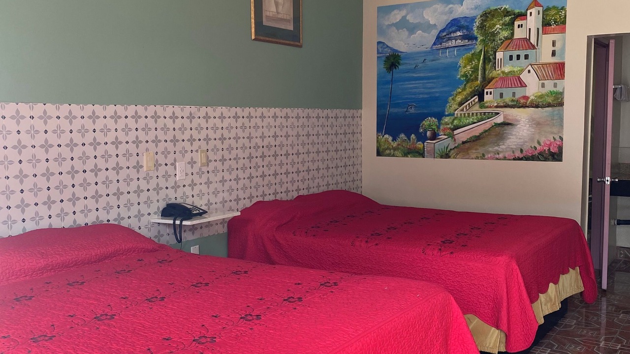 Photo of Bedroom in Inglewood