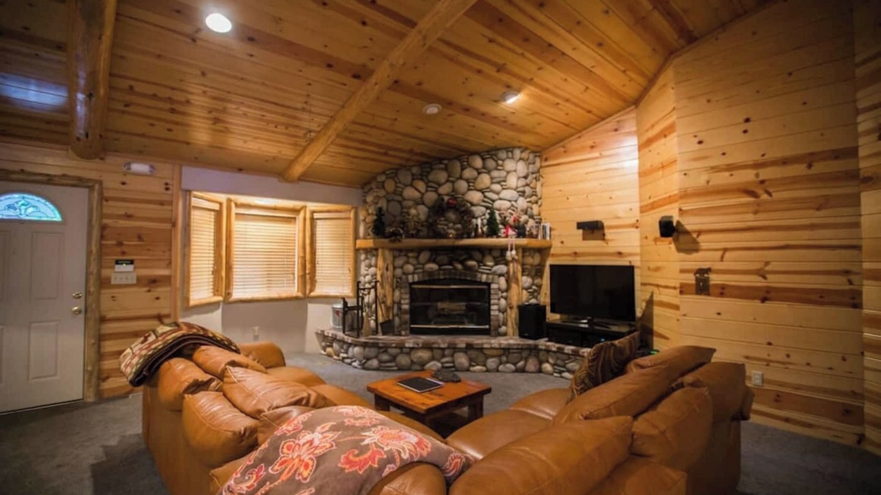 Photo of Bedroom in Summit Estates