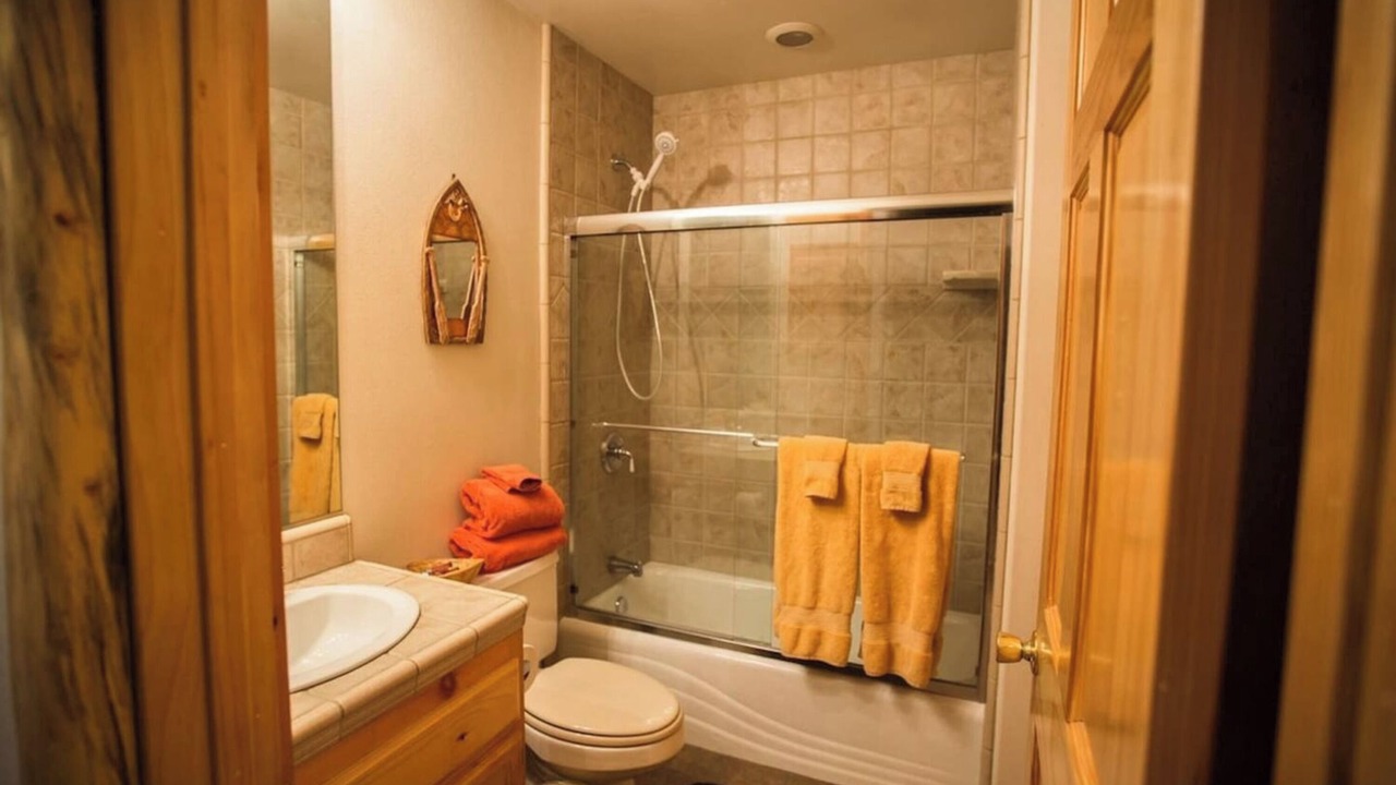 Photo of Bathroom in Summit Estates