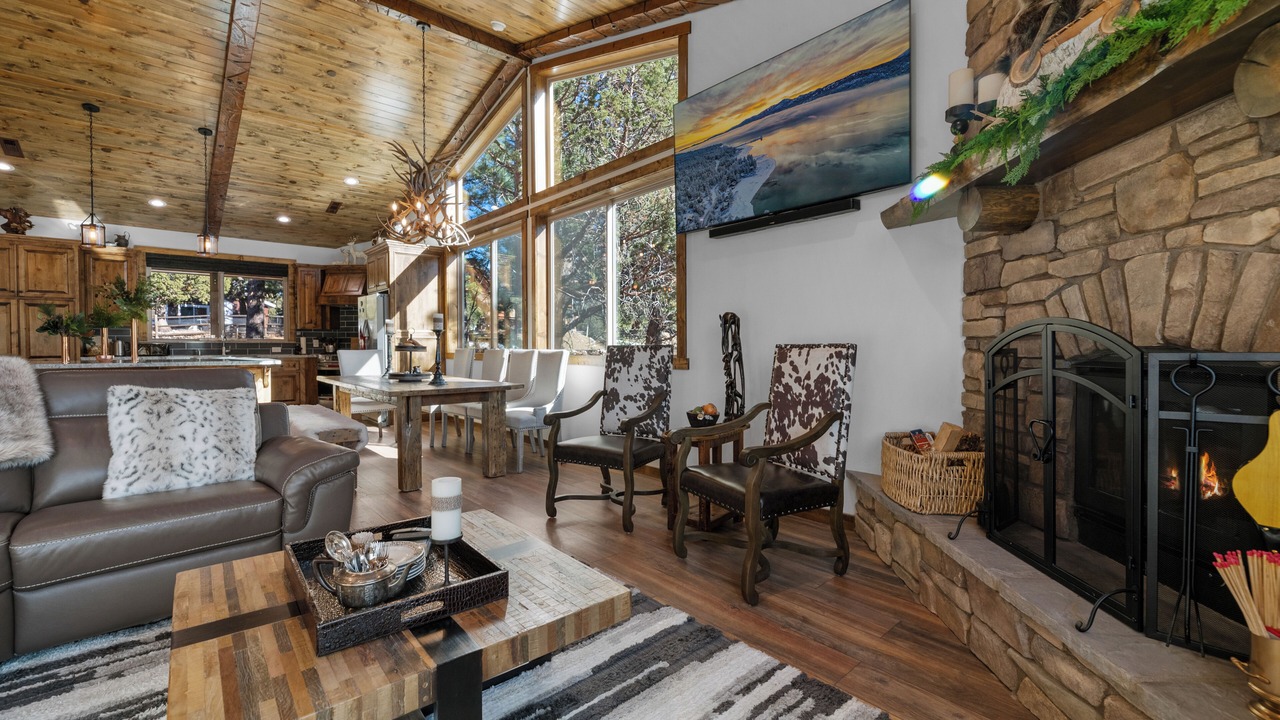 Photo of Livingroom in Upper Moonridge
