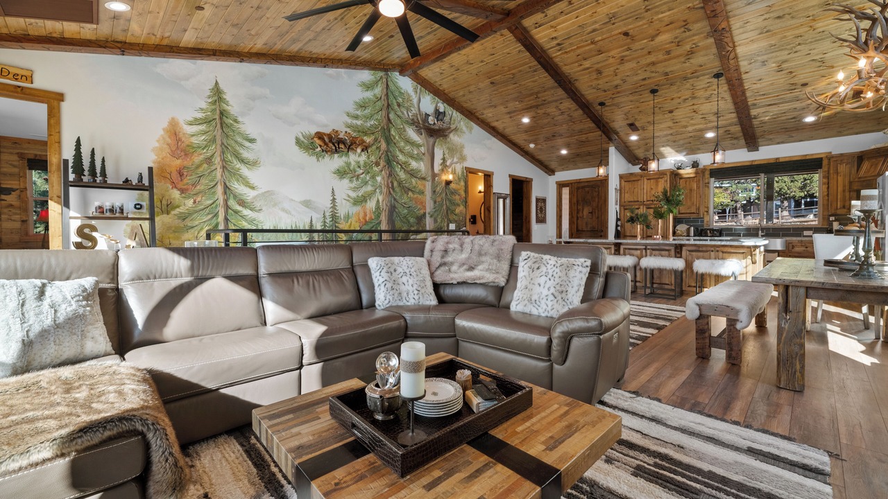 Photo of Livingroom in Upper Moonridge