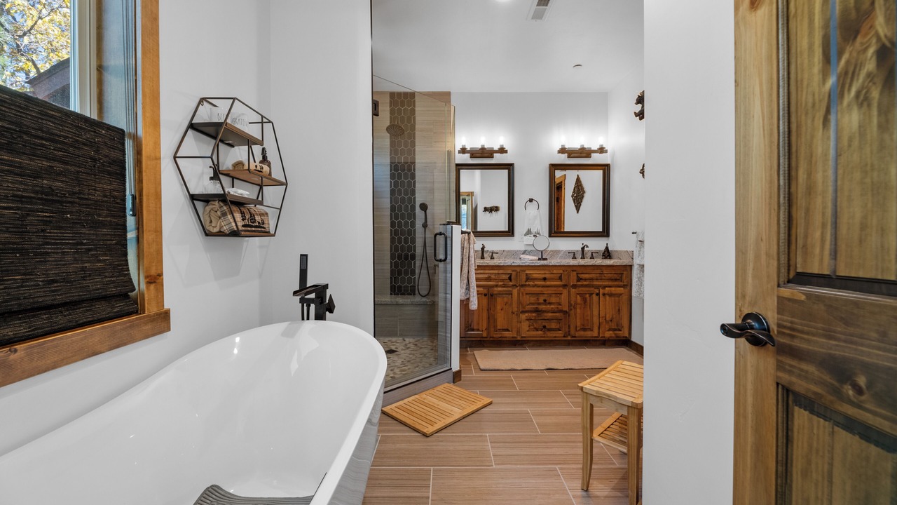 Photo of Bathroom in Upper Moonridge