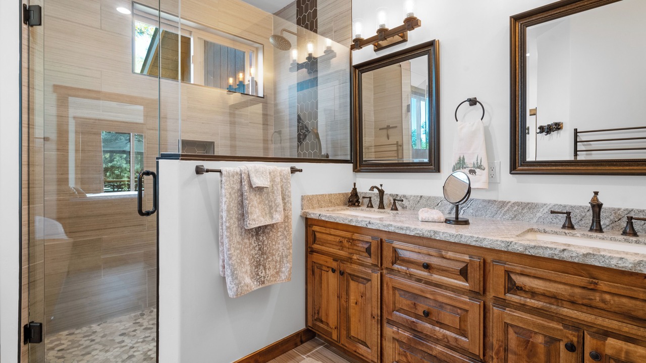 Photo of Bathroom in Upper Moonridge