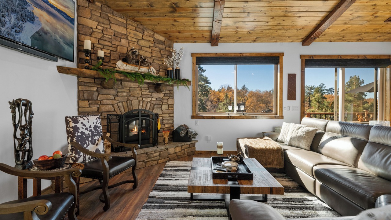Photo of Livingroom in Upper Moonridge