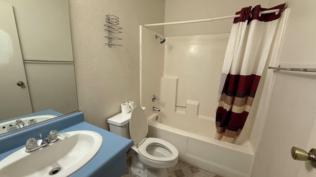 Photo of Bathroom in Glen Avon