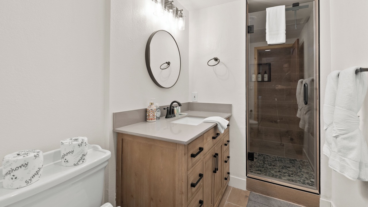 Photo of Bathroom in Upper Moonridge