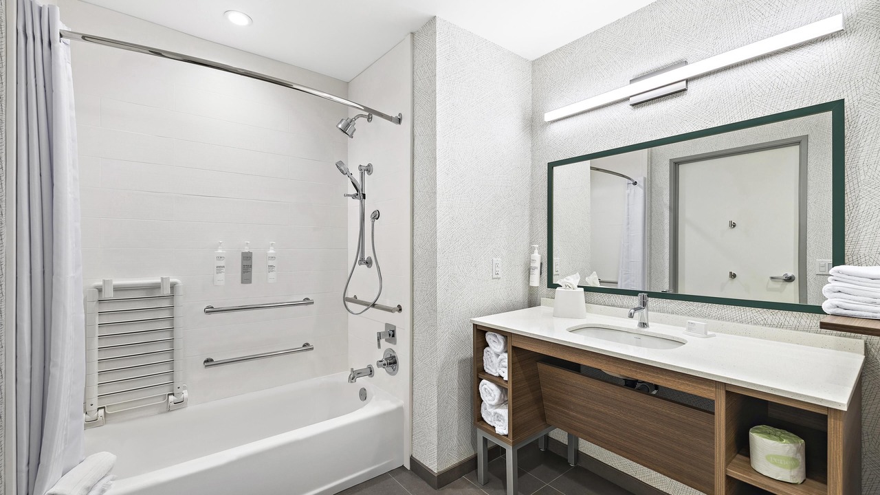 Photo of Bathroom in Downtown Riverside