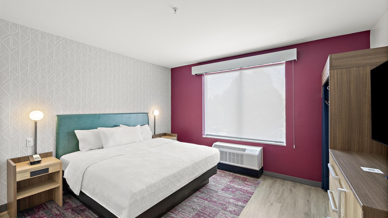 Photo of Bedroom in Downtown Riverside