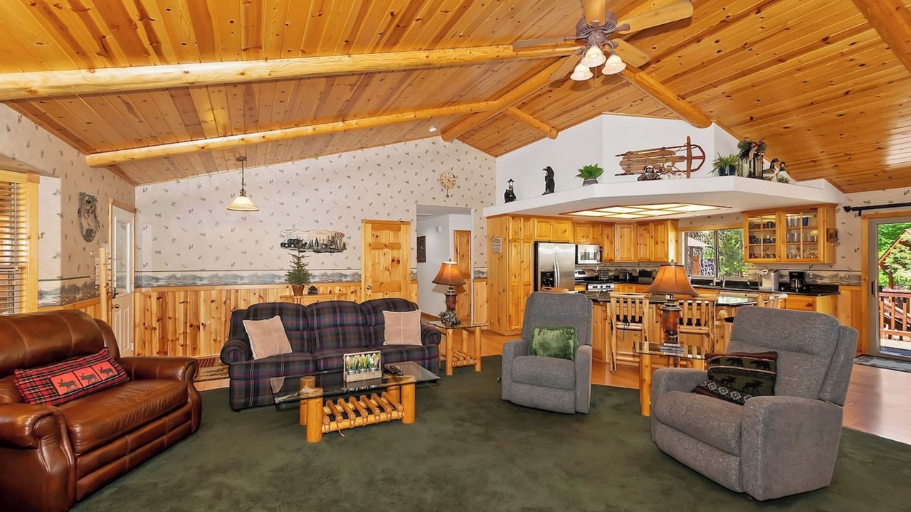Photo of Livingroom in Eagle Mountain Estates
