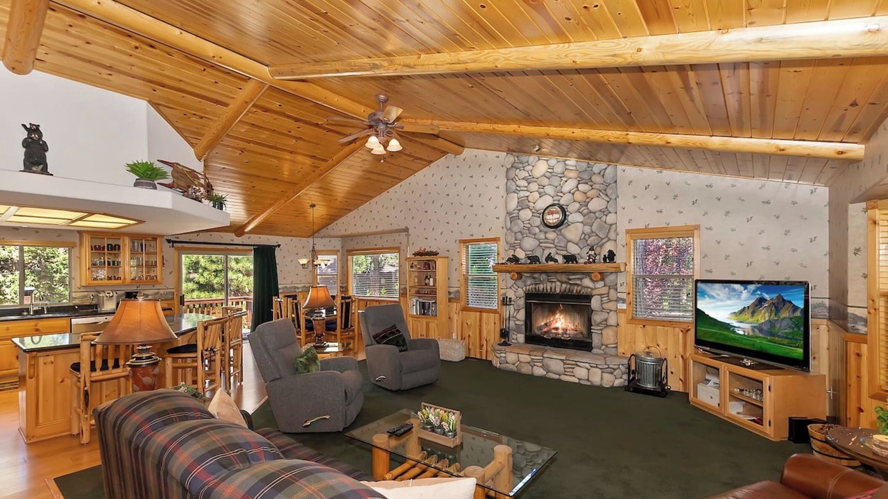 Photo of Livingroom in Eagle Mountain Estates