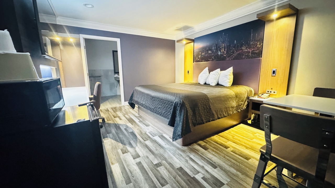 Photo of Bedroom in South Montebello