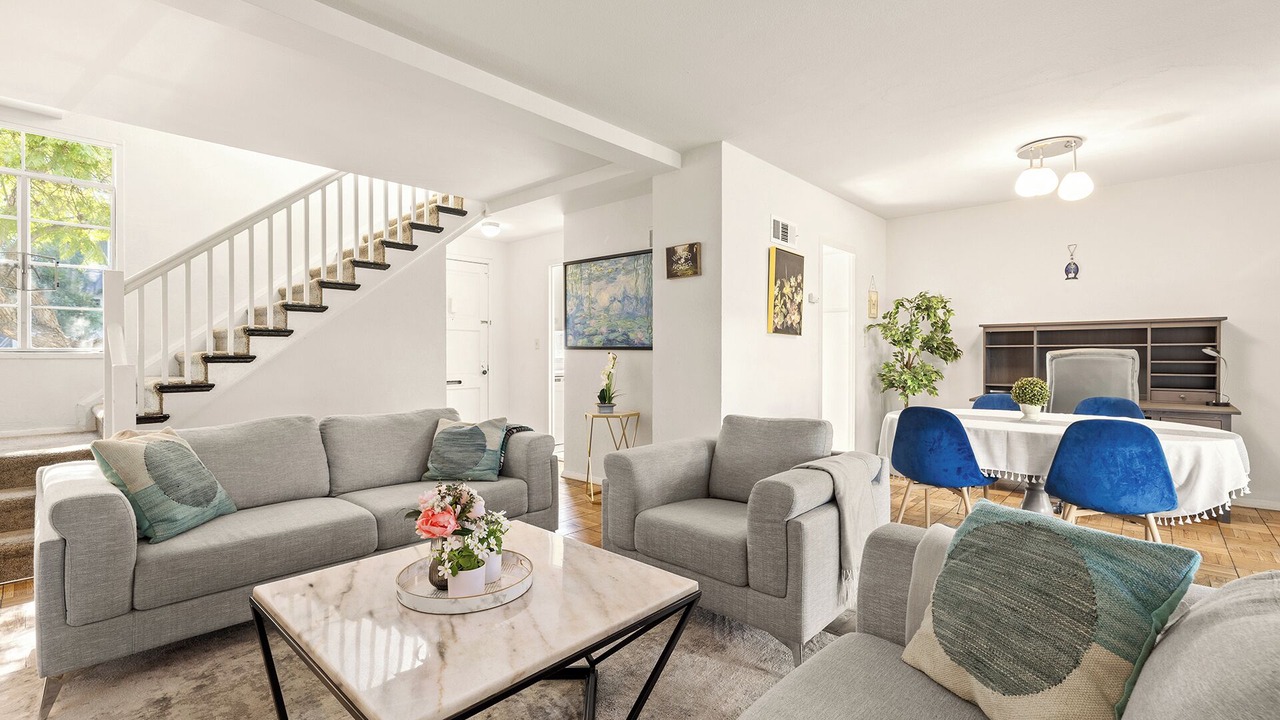Photo of Livingroom in La Brea