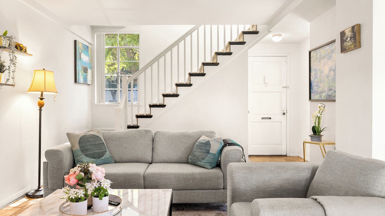 Photo of Livingroom in La Brea