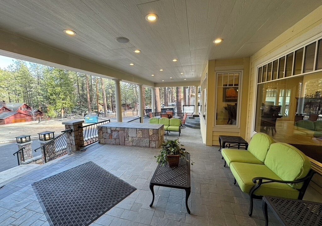 Photo of Patio Balcony in Wrightwood