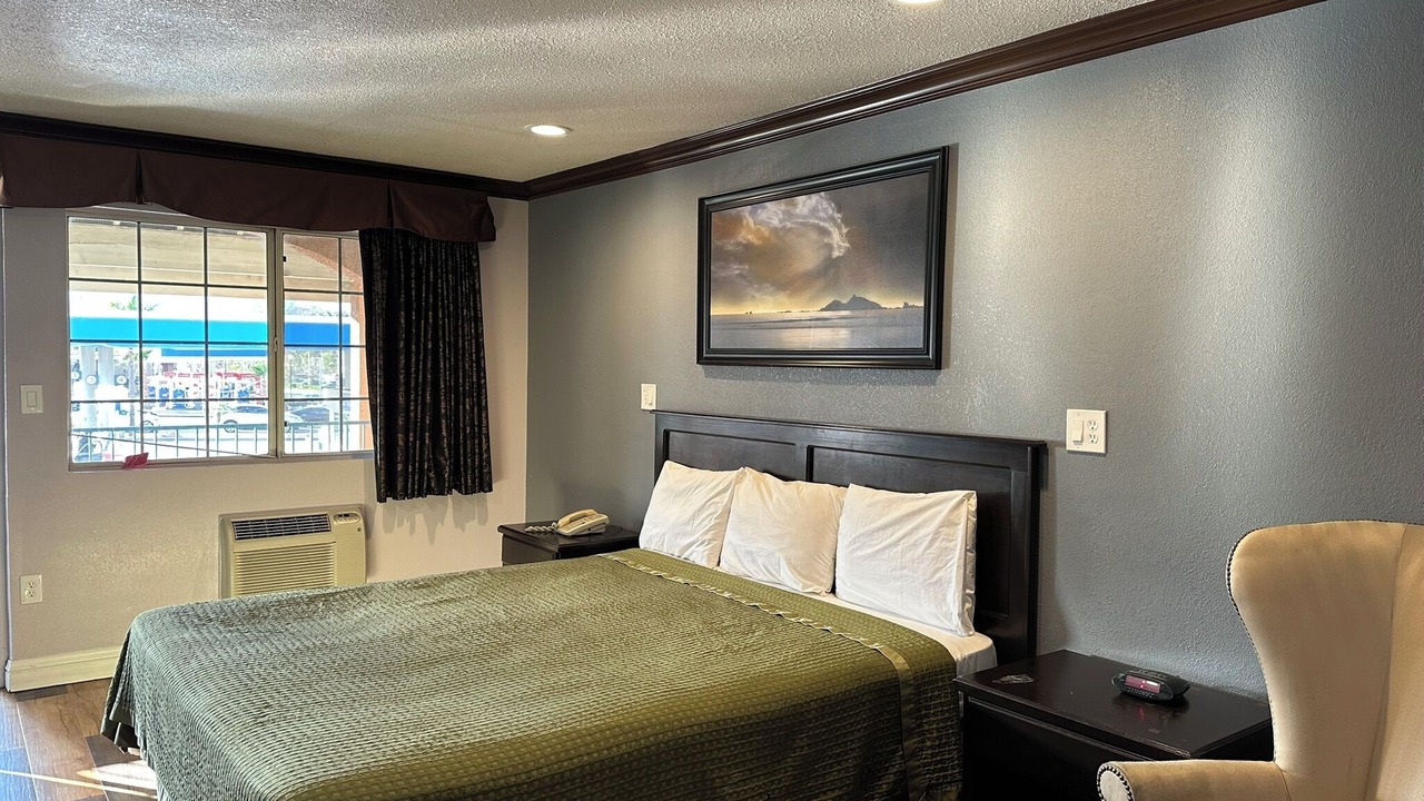Photo of Bedroom in Corona