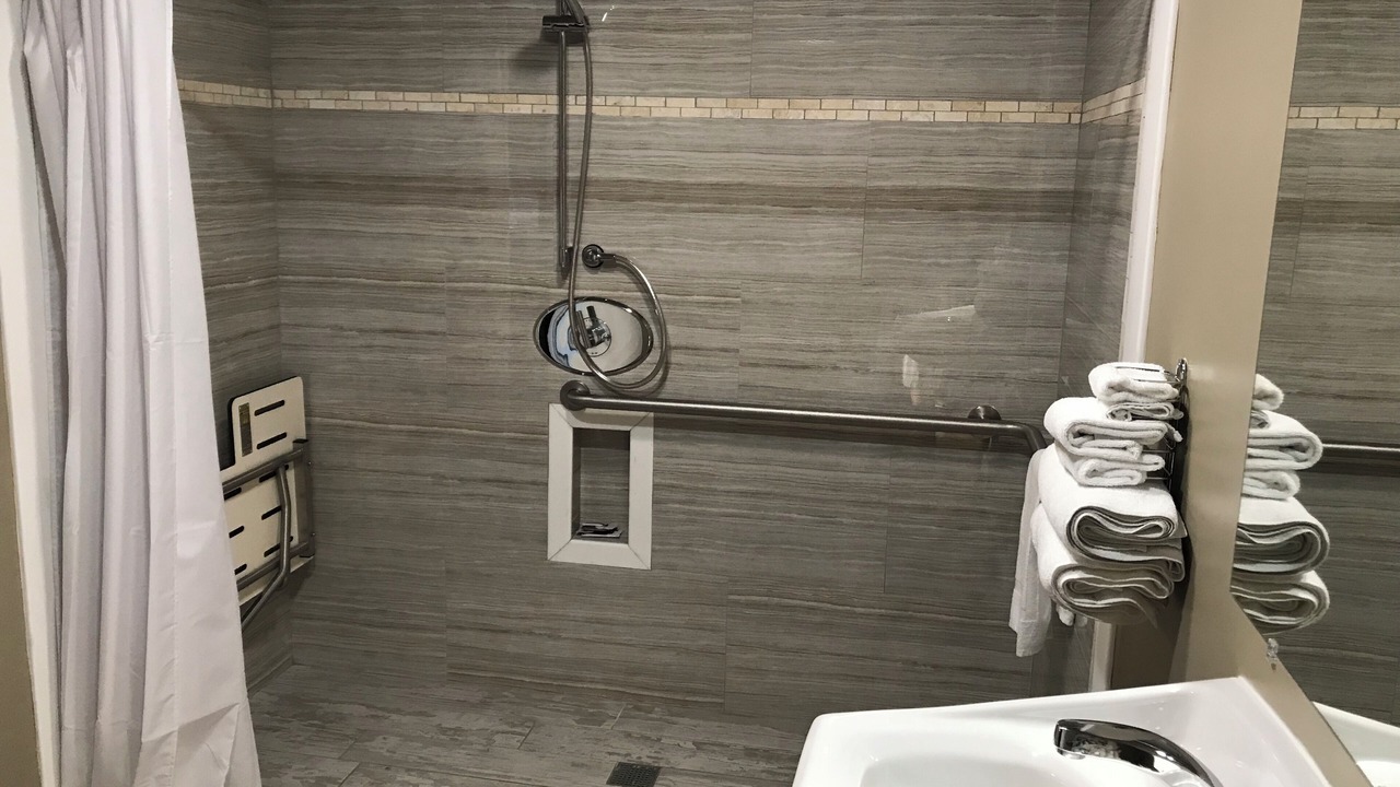 Photo of Bathroom in Corona