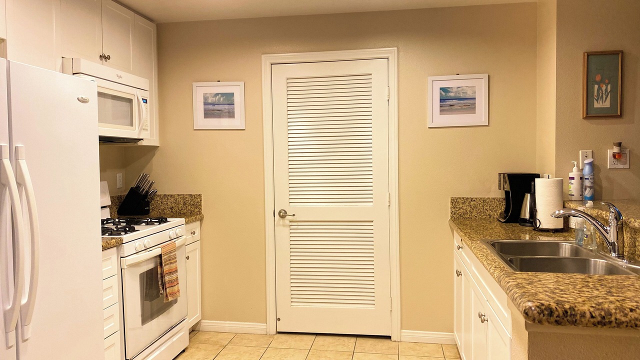Photo of Kitchen in Airport Area