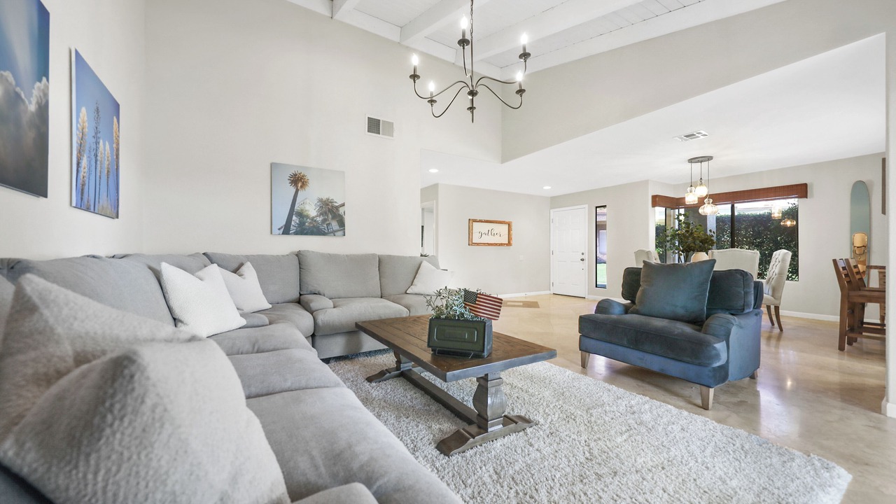 Photo of Livingroom in Bighorn