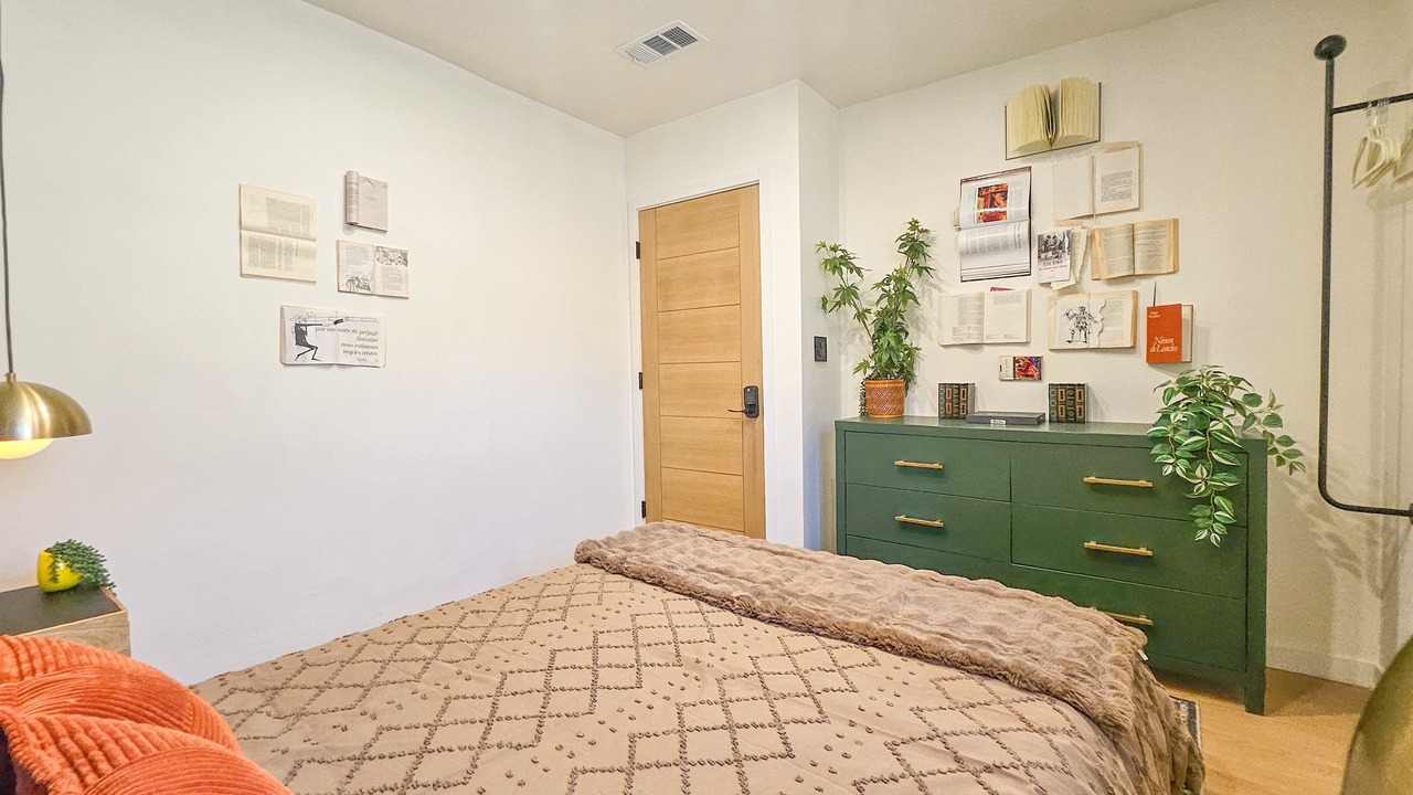Photo of Bedroom in Panorama City